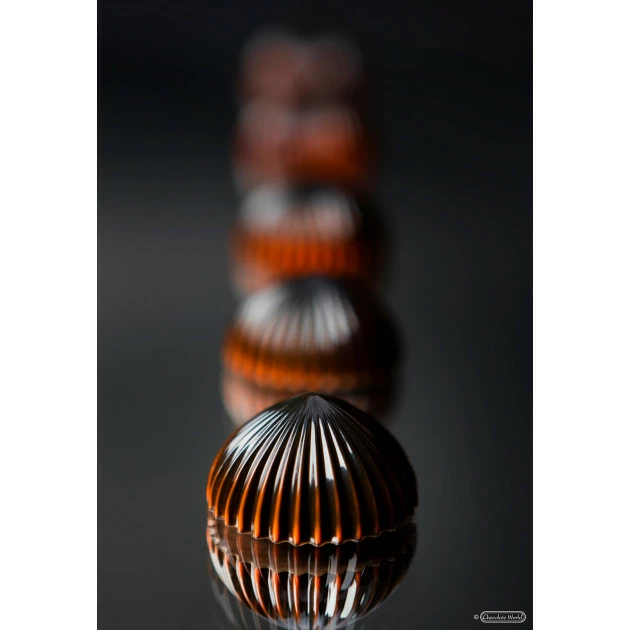 Moule Chocolat Demi Sphère Plissée 30,5 mm (x21) Chocolate World 4 Moule Chocolat Demi Sphère Plissée 30,5 mm (x21) Chocolate World – Image 2