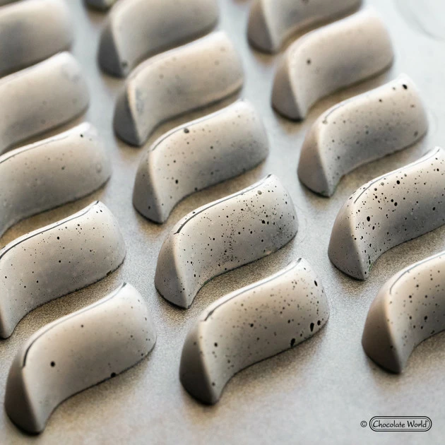 Moule Chocolat Vague 5 x 2,5 cm (x21) Chocolate World 7 Moule Chocolat Vague 5 x 2,5 cm (x21) Chocolate World – Image 5