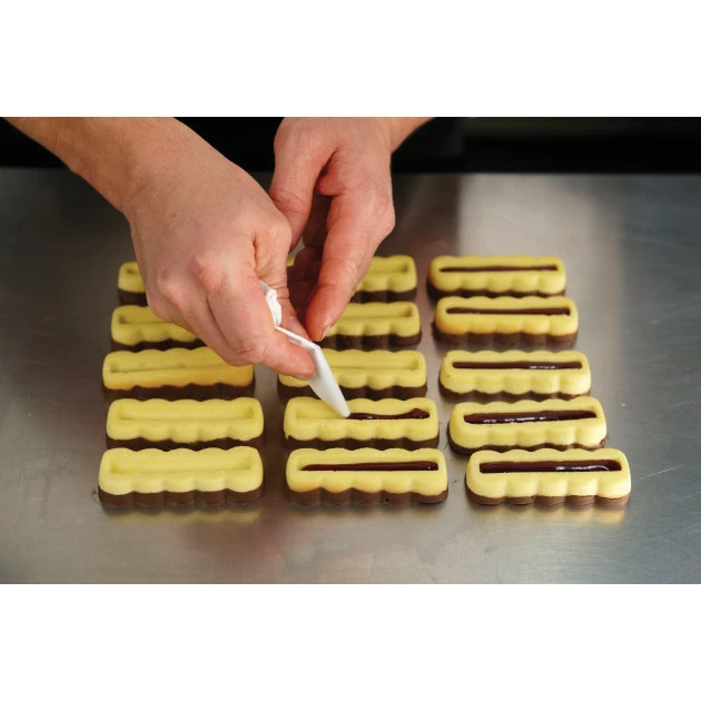 Moule Silicone Barre Ondulée Snack 9 x 3 cm x H 1,9 cm (x15) Pavoni Moule Silicone Barre Ondulée Snack 9 x 3 cm x H 1,9 cm (x15) Pavoni -Pavoni Shop moule silicone barre ondulee snack 9 x 3 cm x h 19 cm x15 pavoni 4
